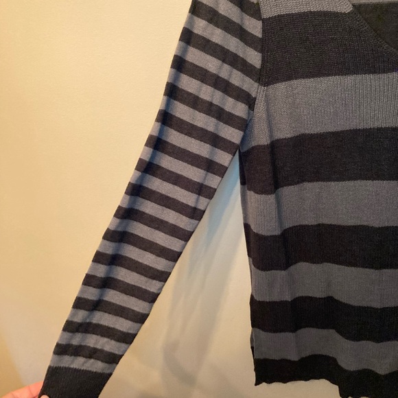 Reitmans Long Gray Stripe Tunic Sweater - Picture 2 of 4